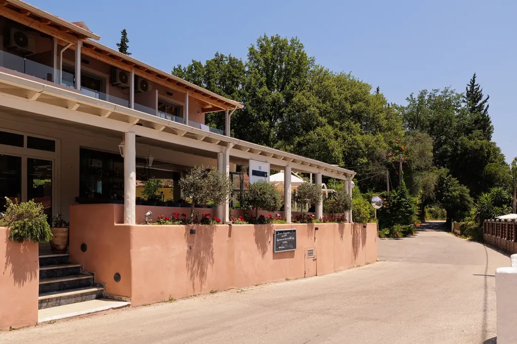 corfu dominoes why choose us section